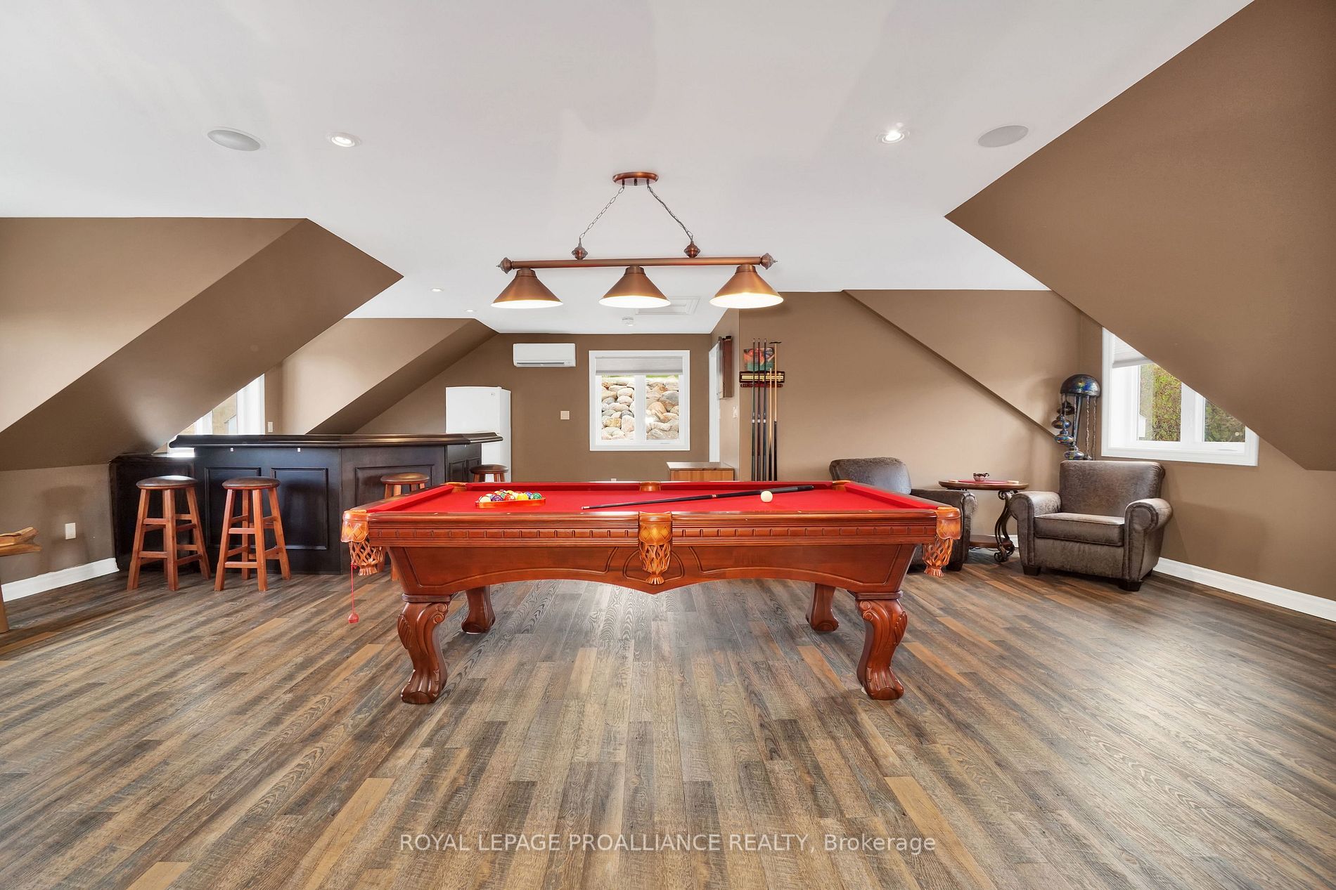 180 Grandview Drive