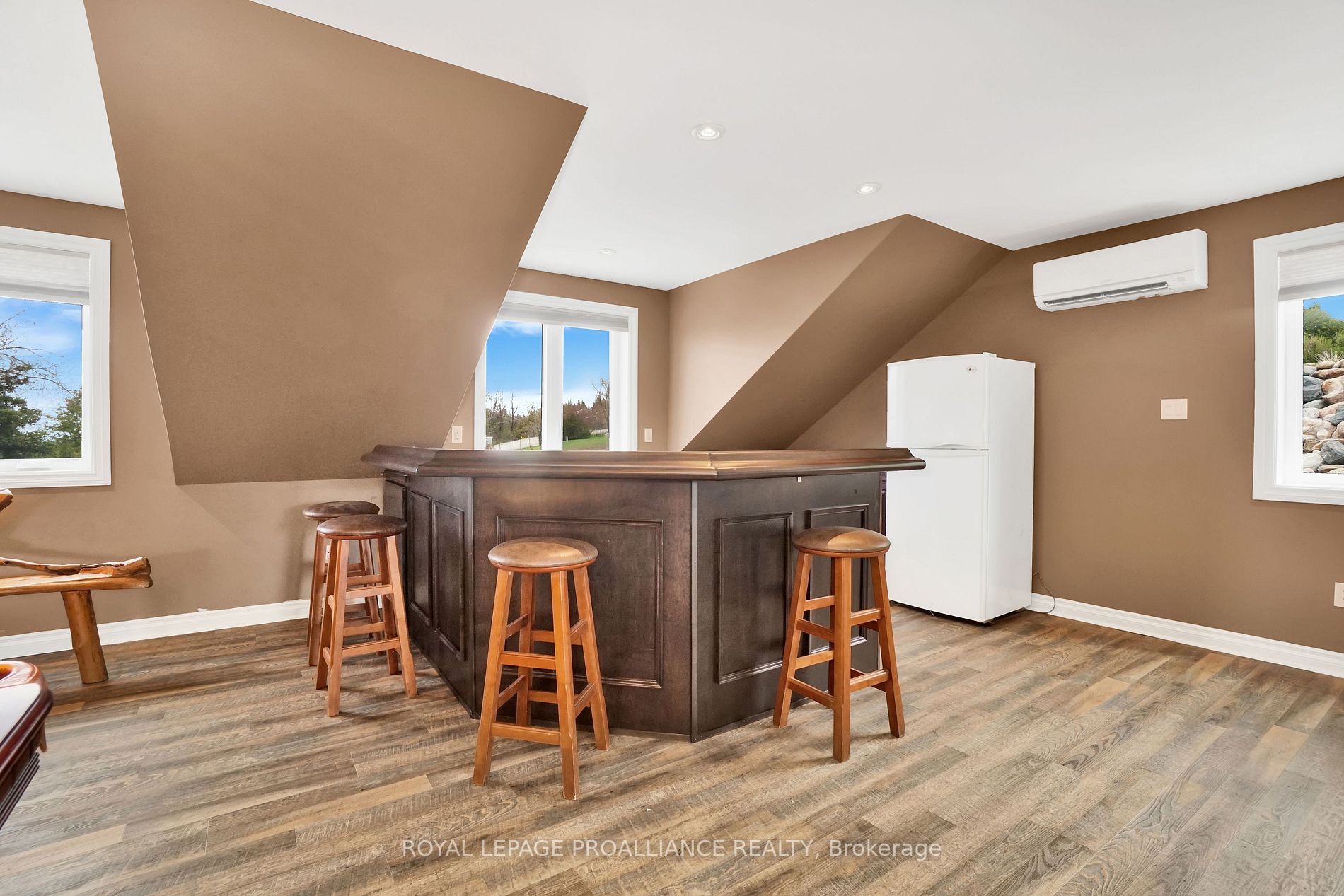 180 Grandview Drive