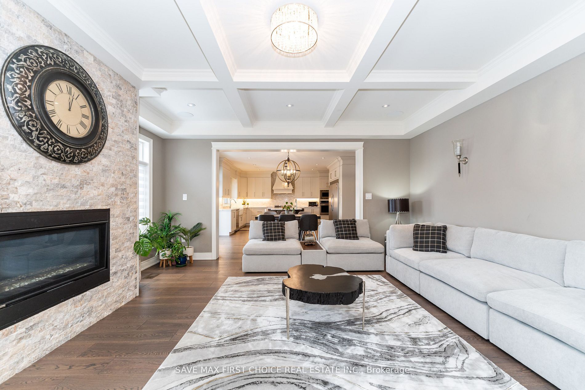 101 Lampman Dr