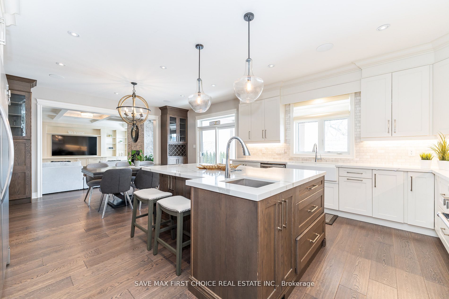 101 Lampman Dr
