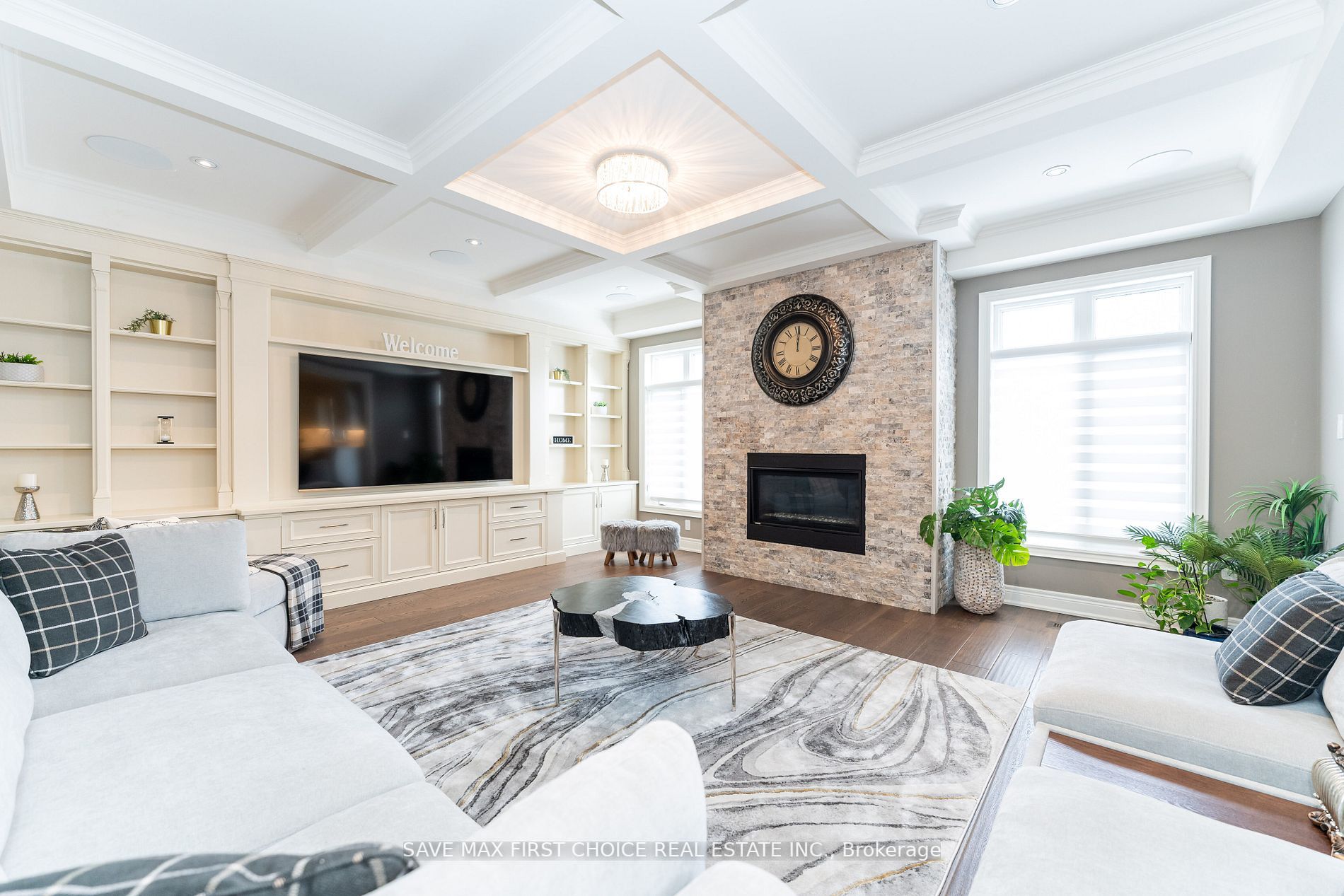 101 Lampman Dr