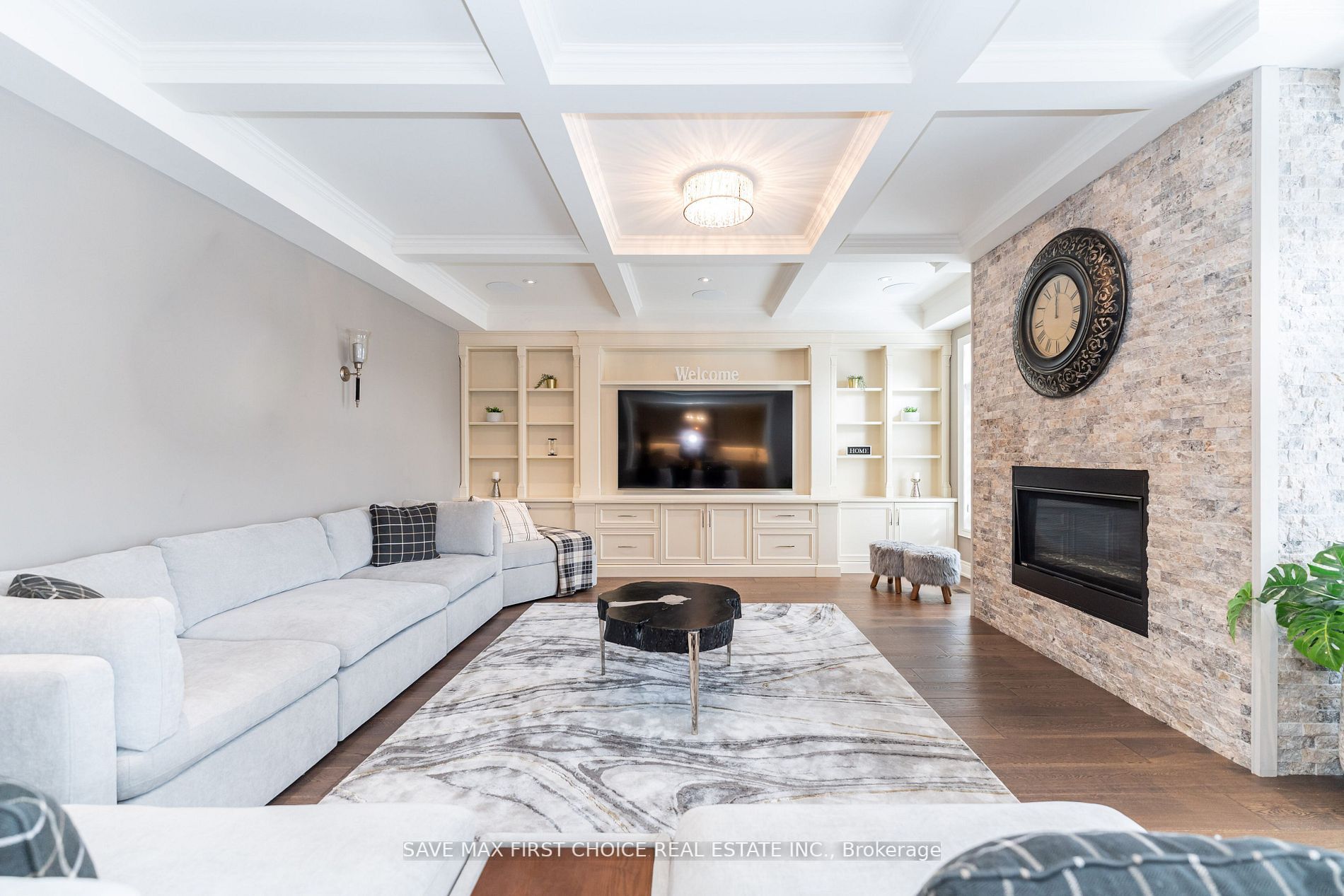 101 Lampman Dr