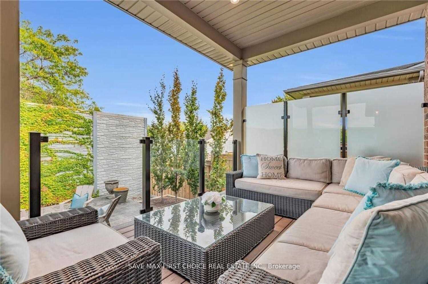 101 Lampman Dr