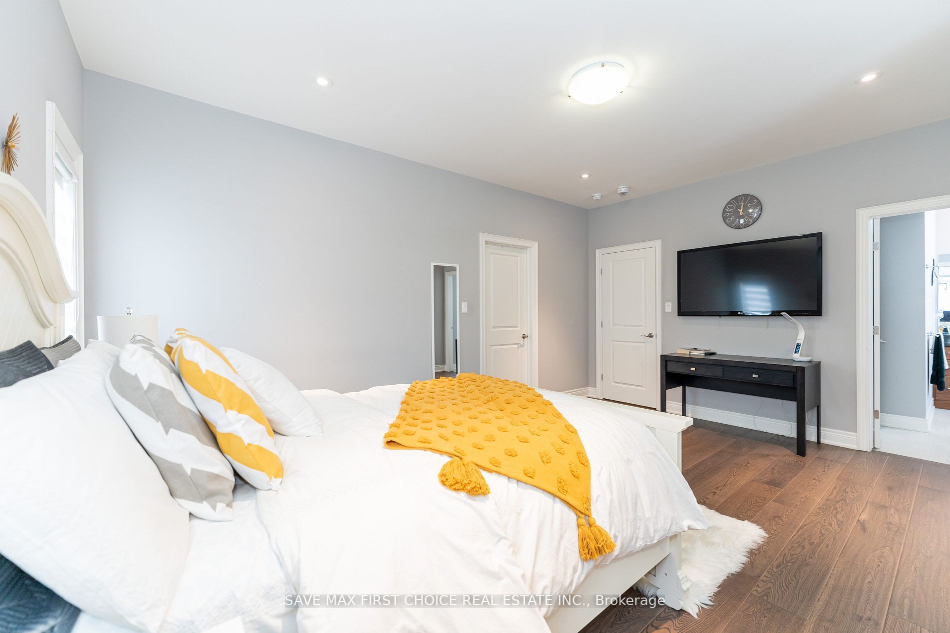 101 Lampman Dr