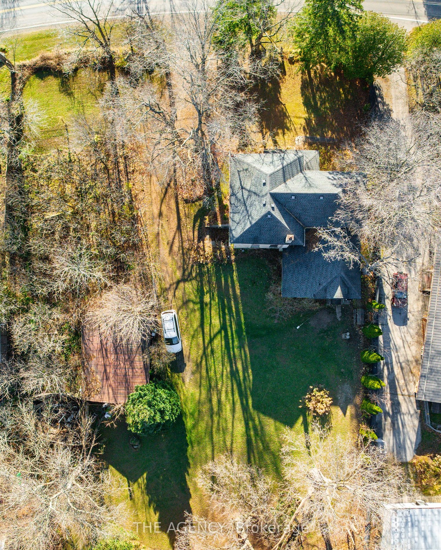 1592 Centre Rd