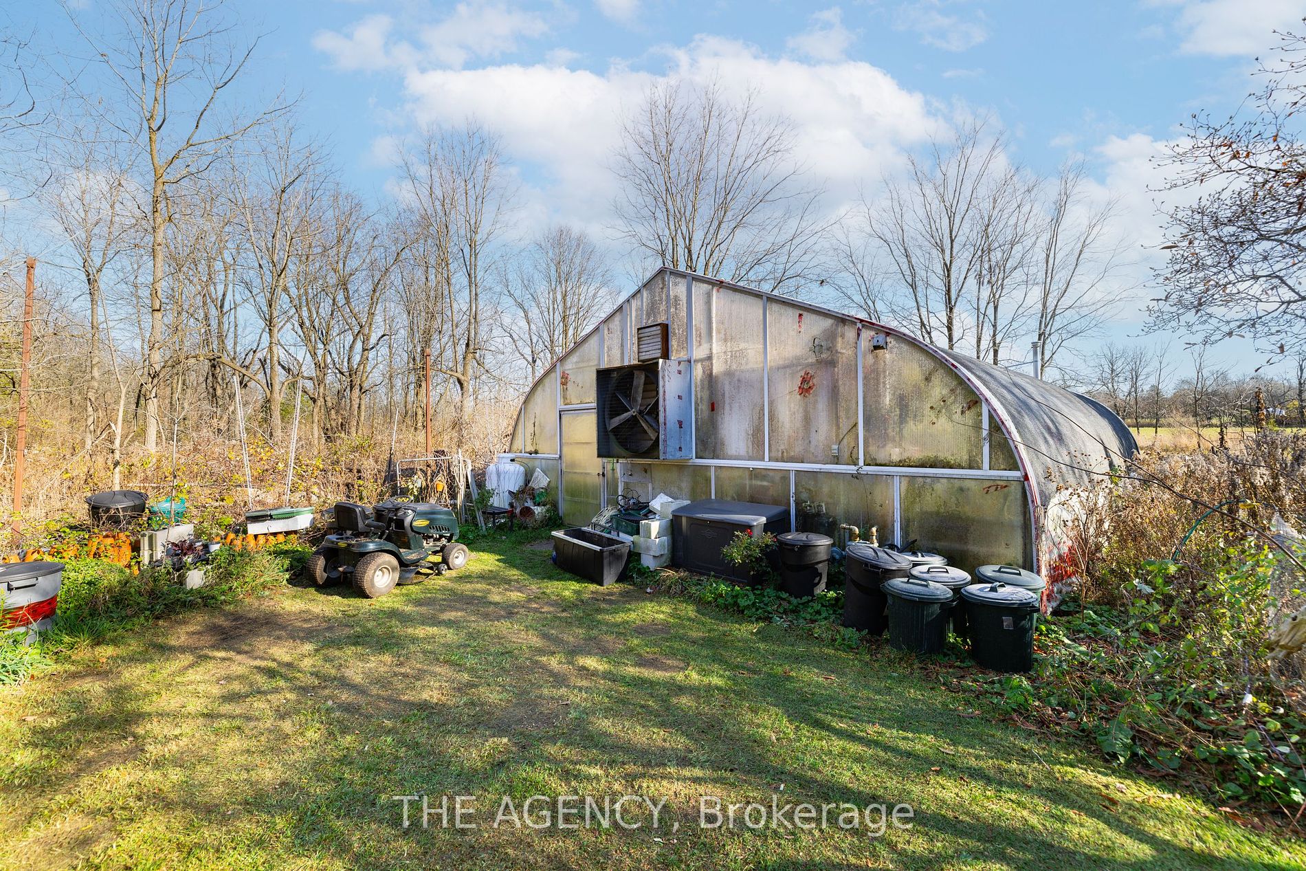 1592 Centre Rd