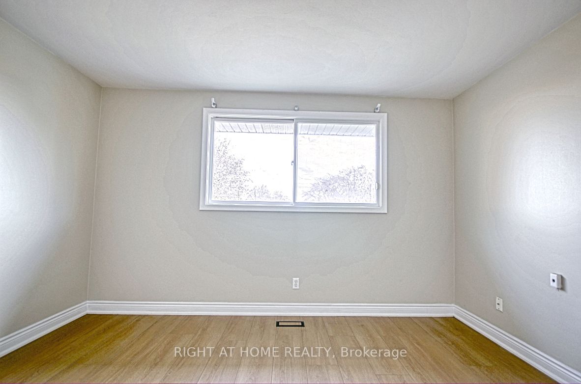 22 Colonial Crt