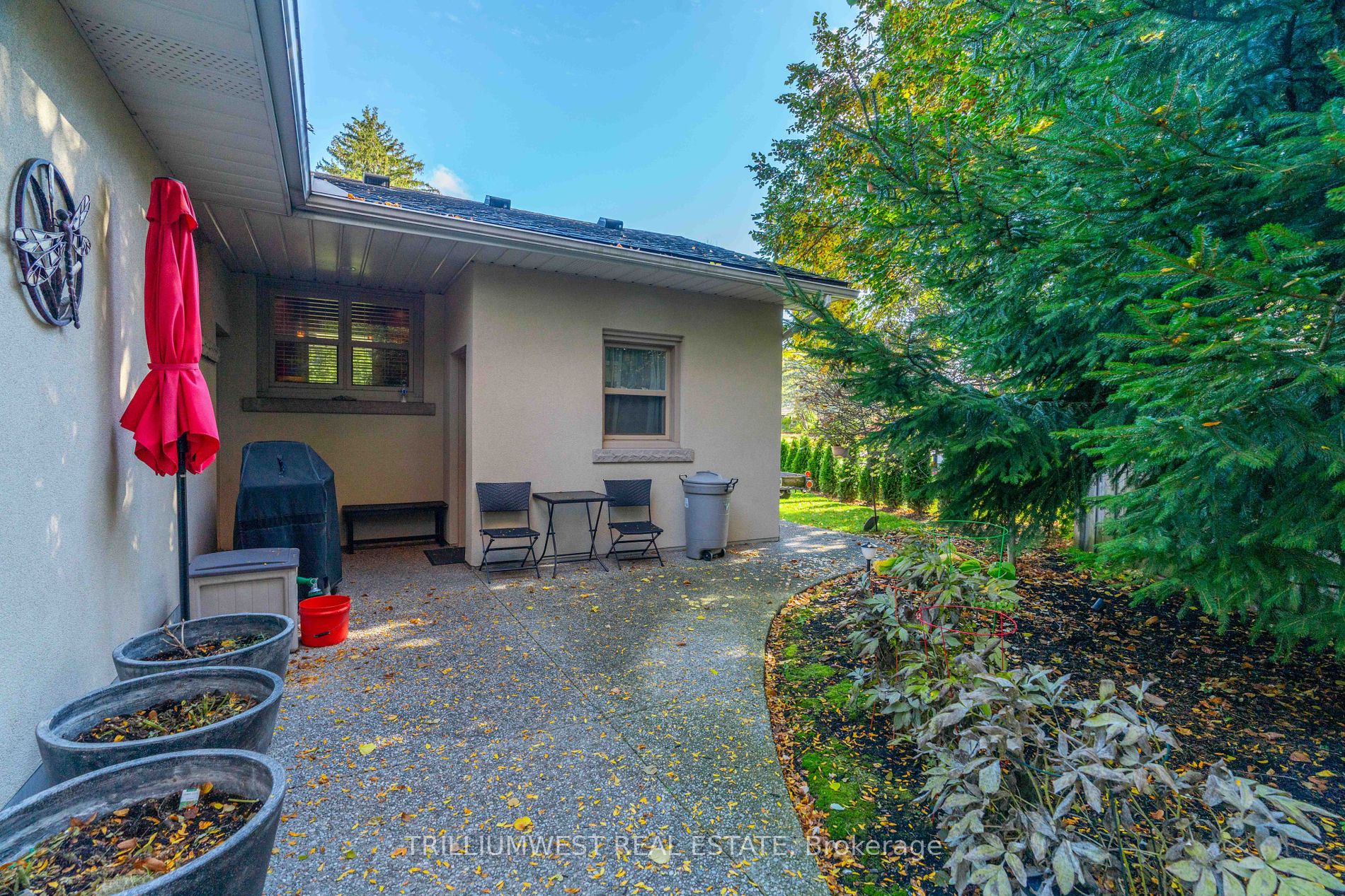 30 Hostein Dr