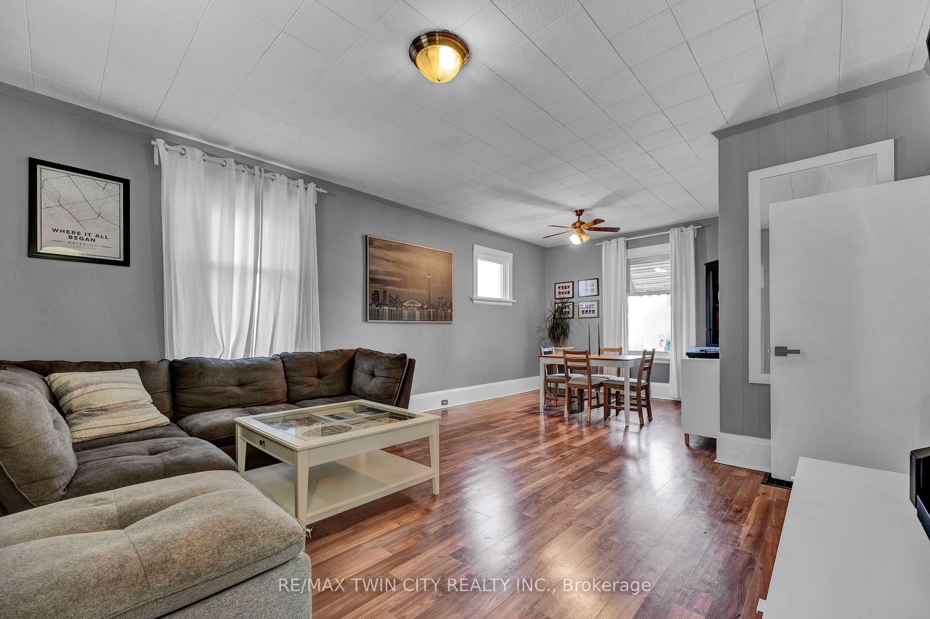 109 Victoria St N