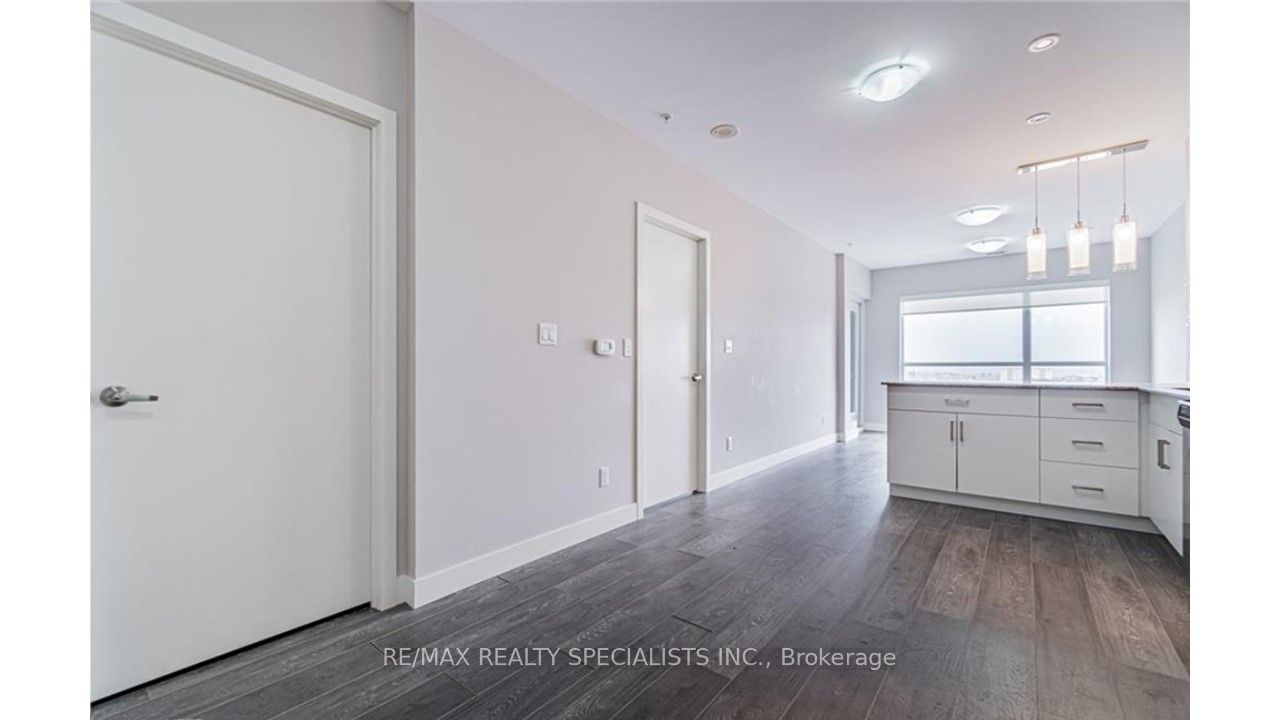 1 Victoria Street S, #1510
