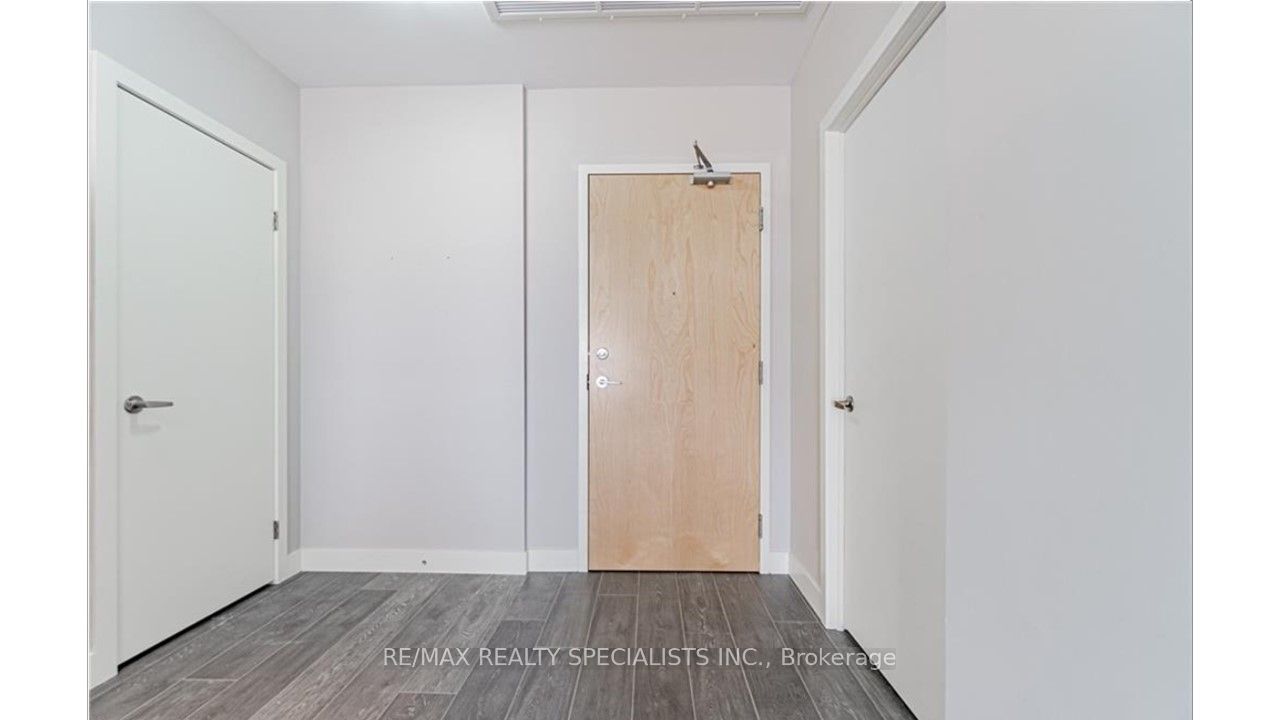 1 Victoria Street S, #1510