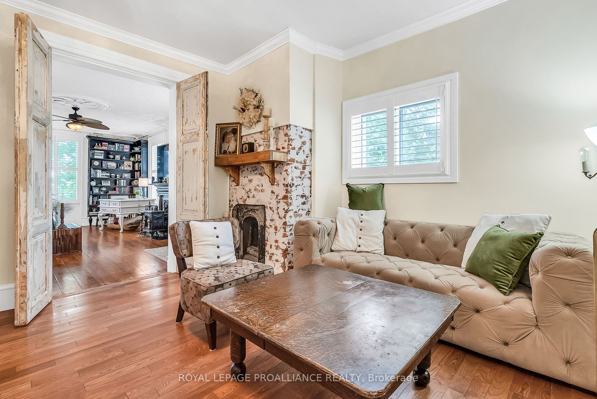 458 William St