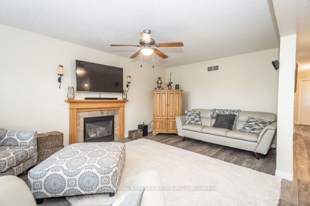 53 Howden Cres