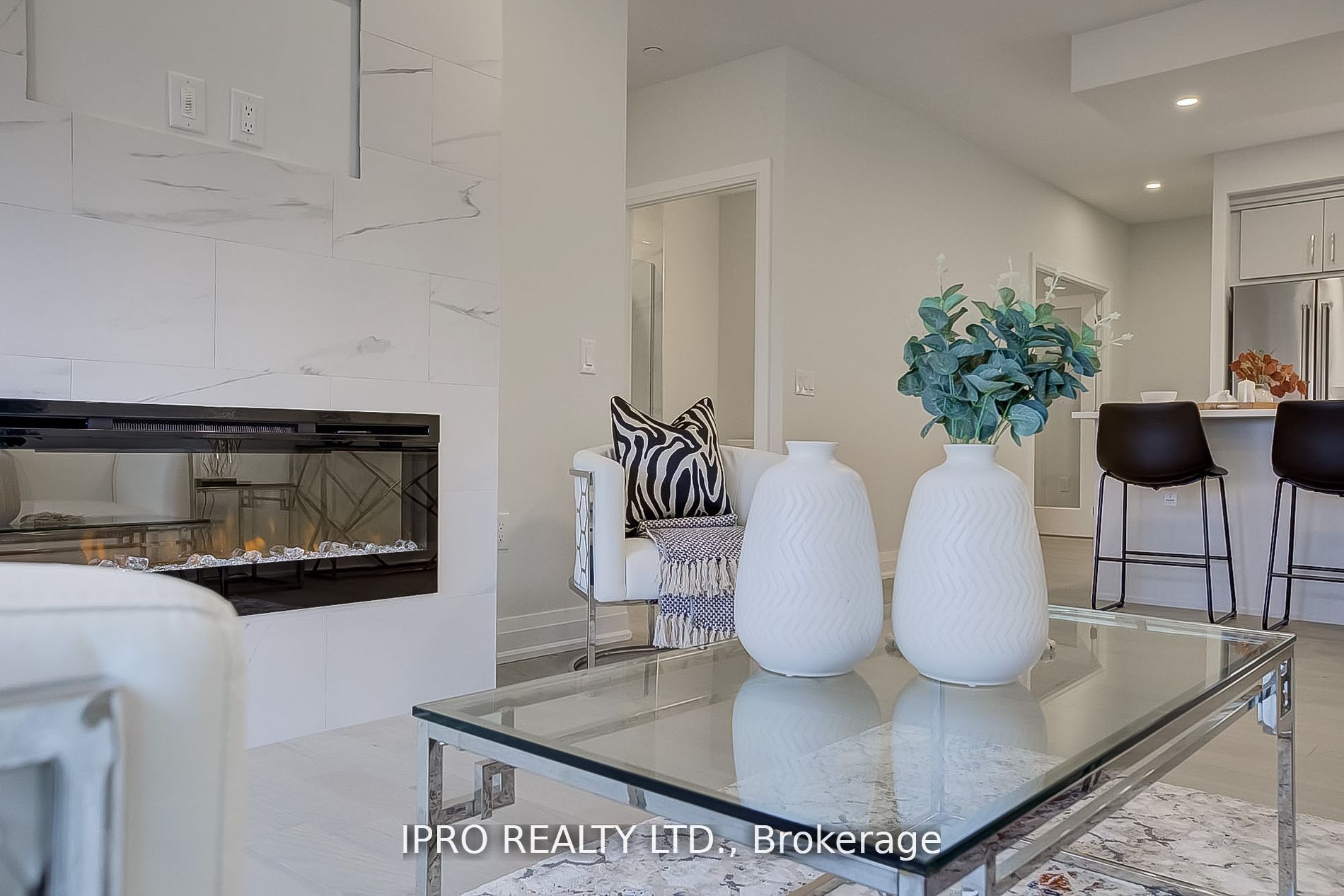 71 Wyndham Street S, #511