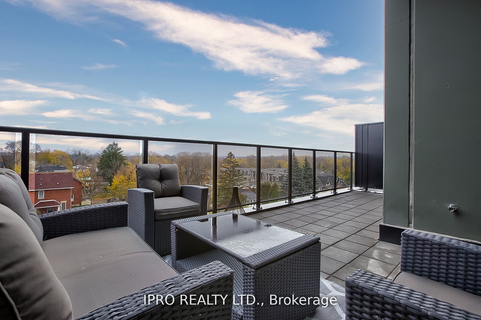 71 Wyndham Street S, #511