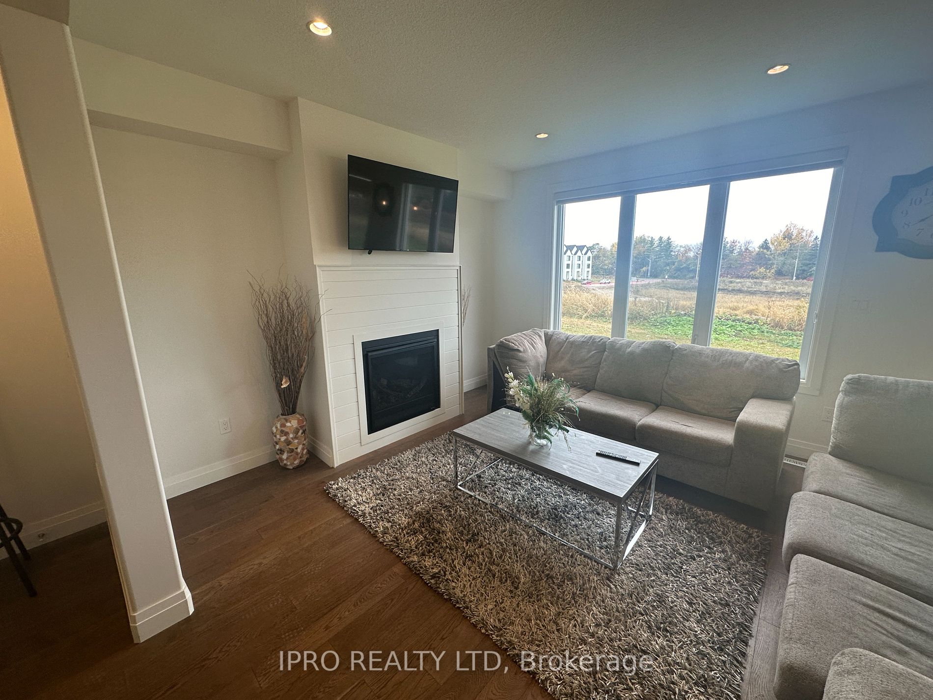 1021 Upperpoint Ave