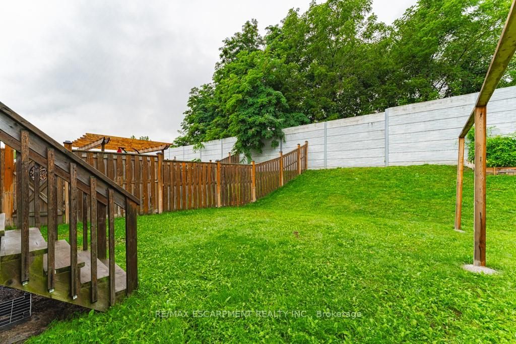 87 Sexton Cres