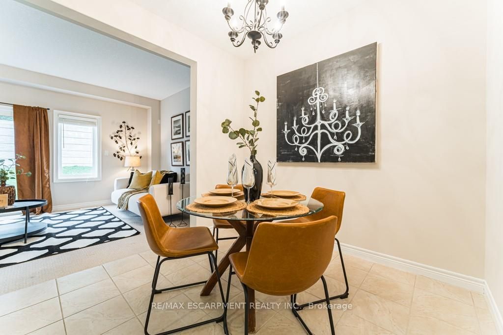 87 Sexton Cres