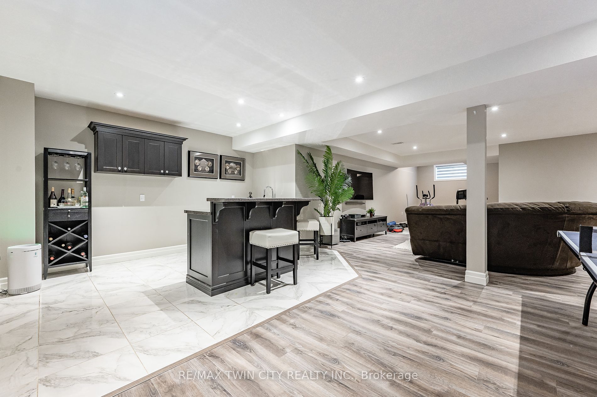316 Deerfoot Tr