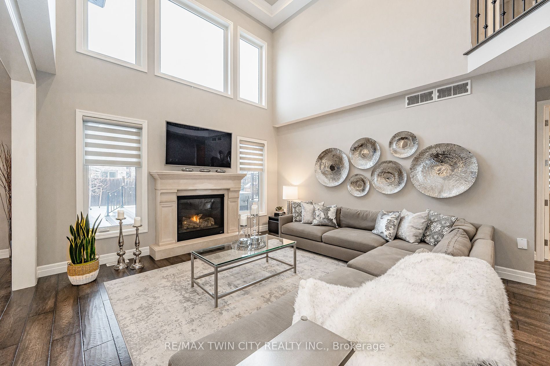 316 Deerfoot Tr