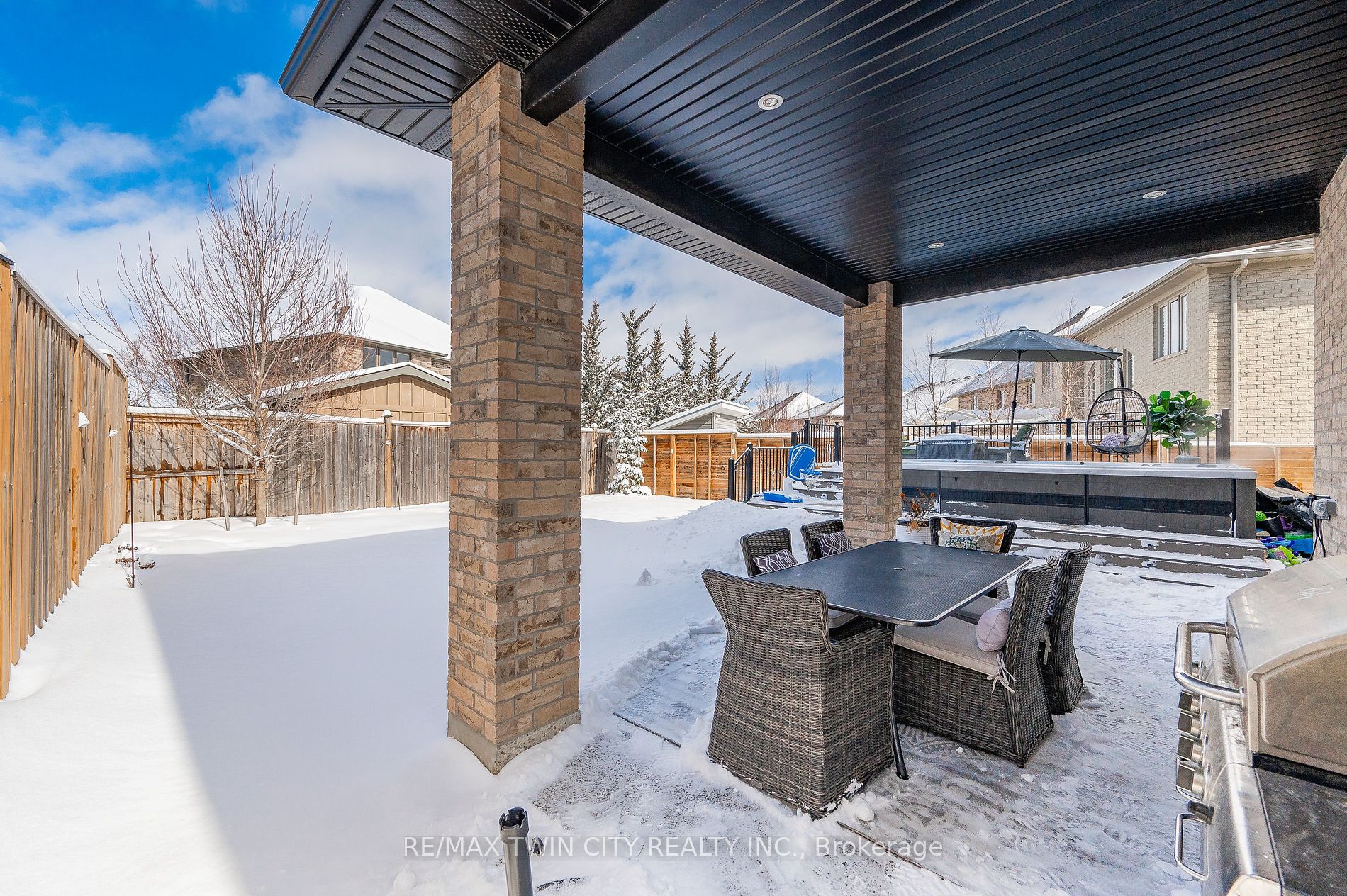 316 Deerfoot Tr