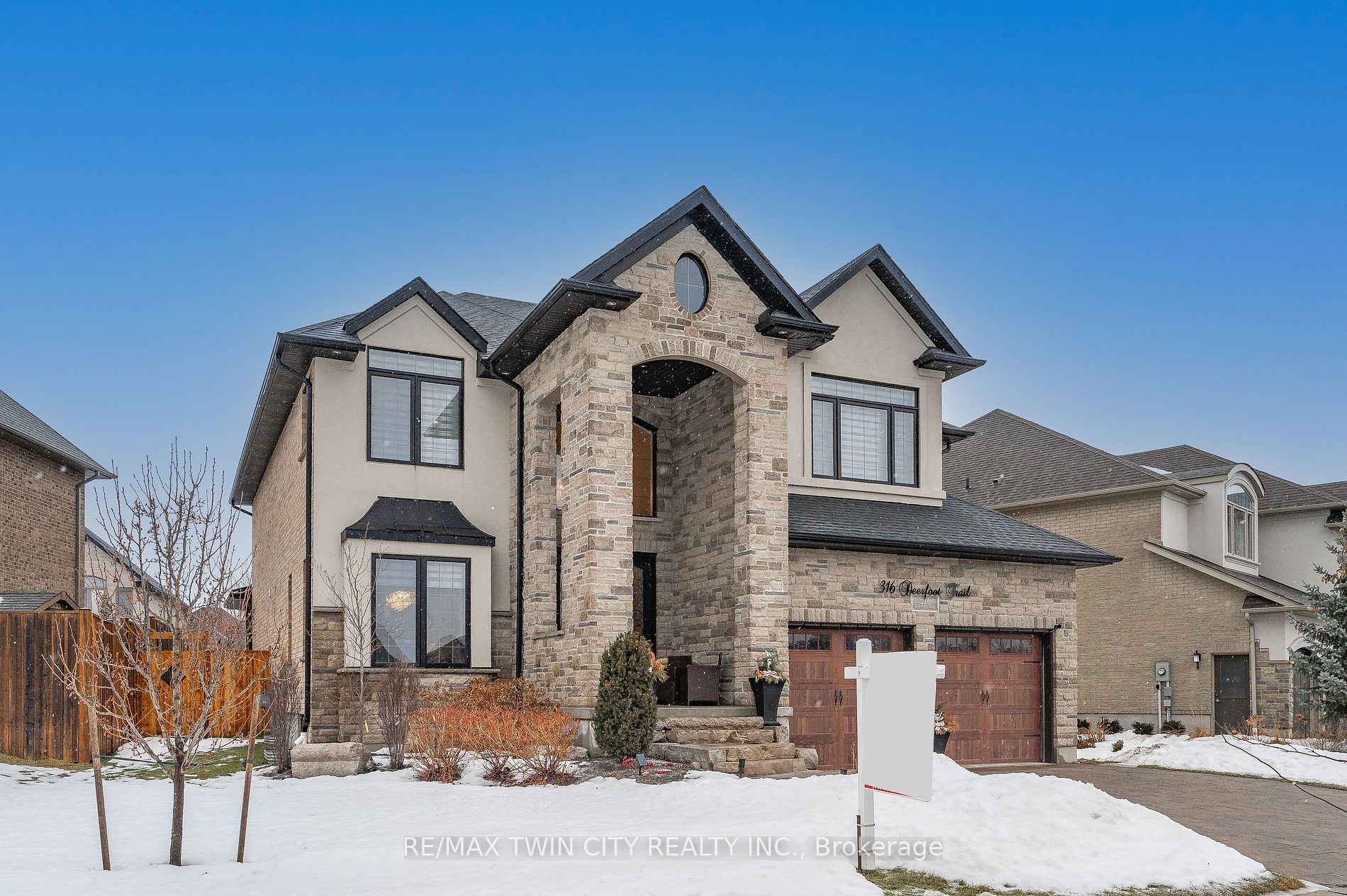 316 Deerfoot Tr