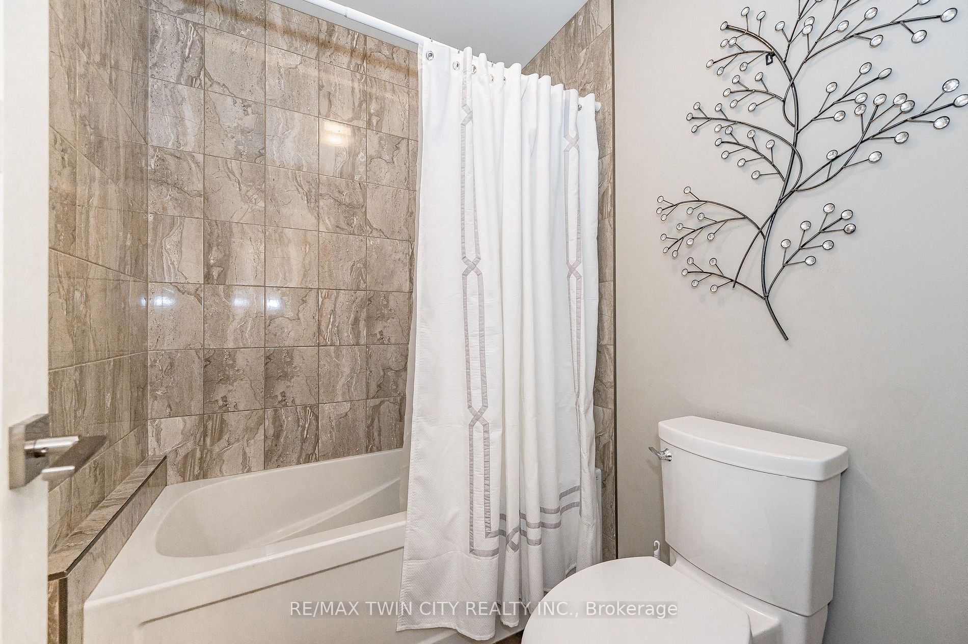 316 Deerfoot Tr
