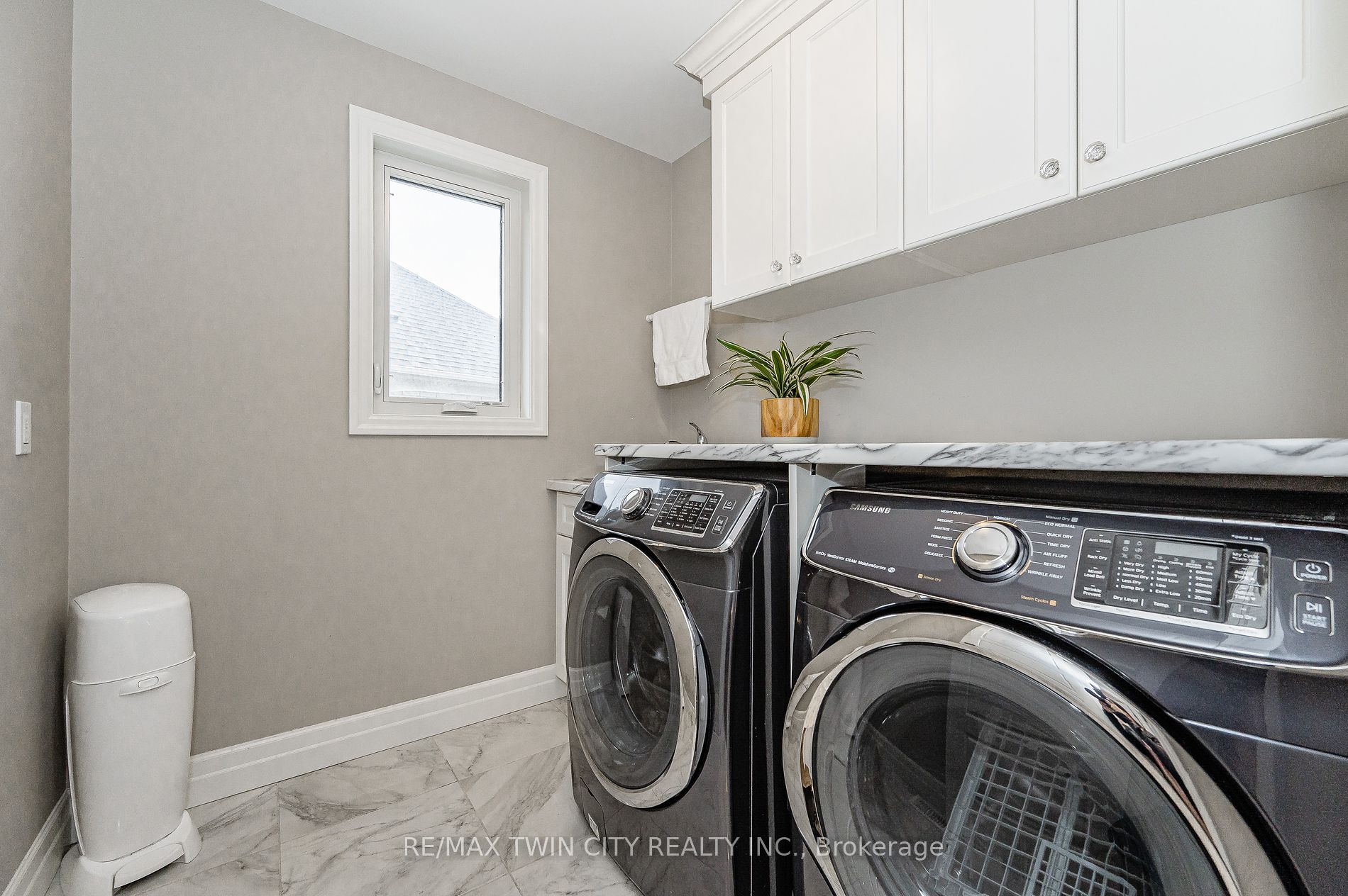 316 Deerfoot Tr