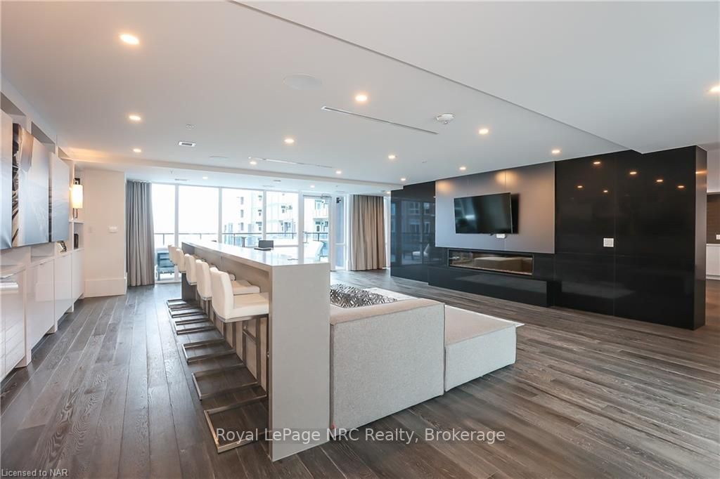 16 Concord Pl, #310