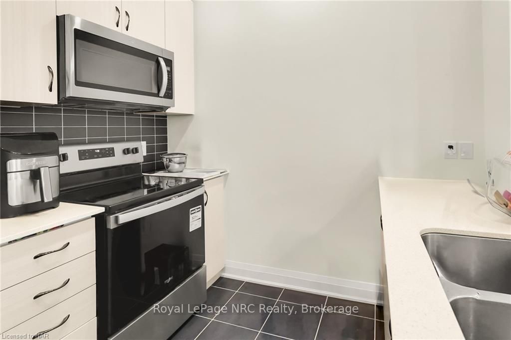 16 Concord Pl, #310