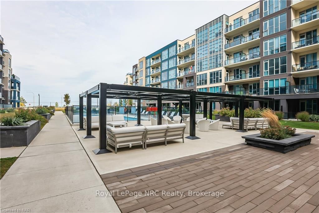 16 Concord Pl, #310
