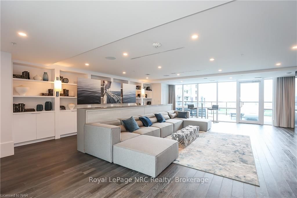 16 Concord Pl, #310