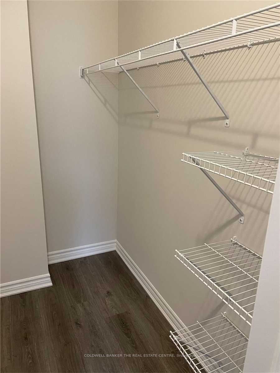 17 Lakewood Crescent #19