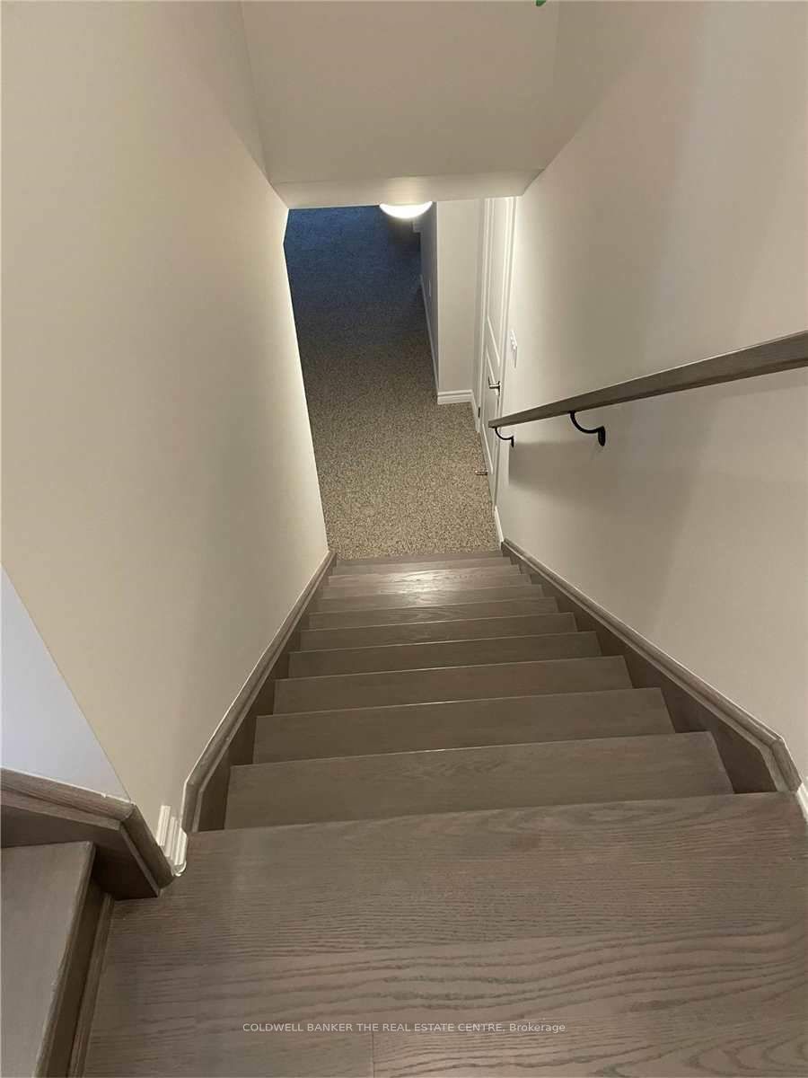 17 Lakewood Crescent #19