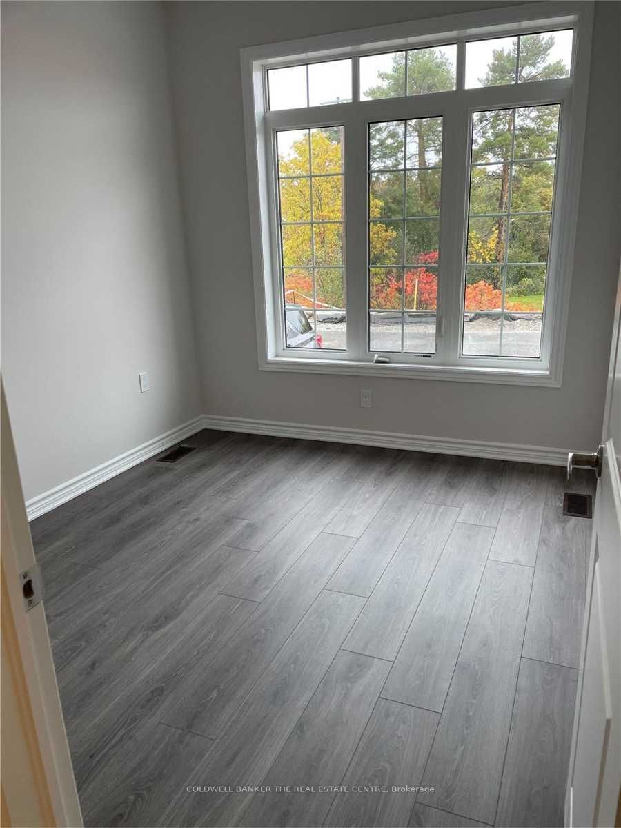 17 Lakewood Crescent #19