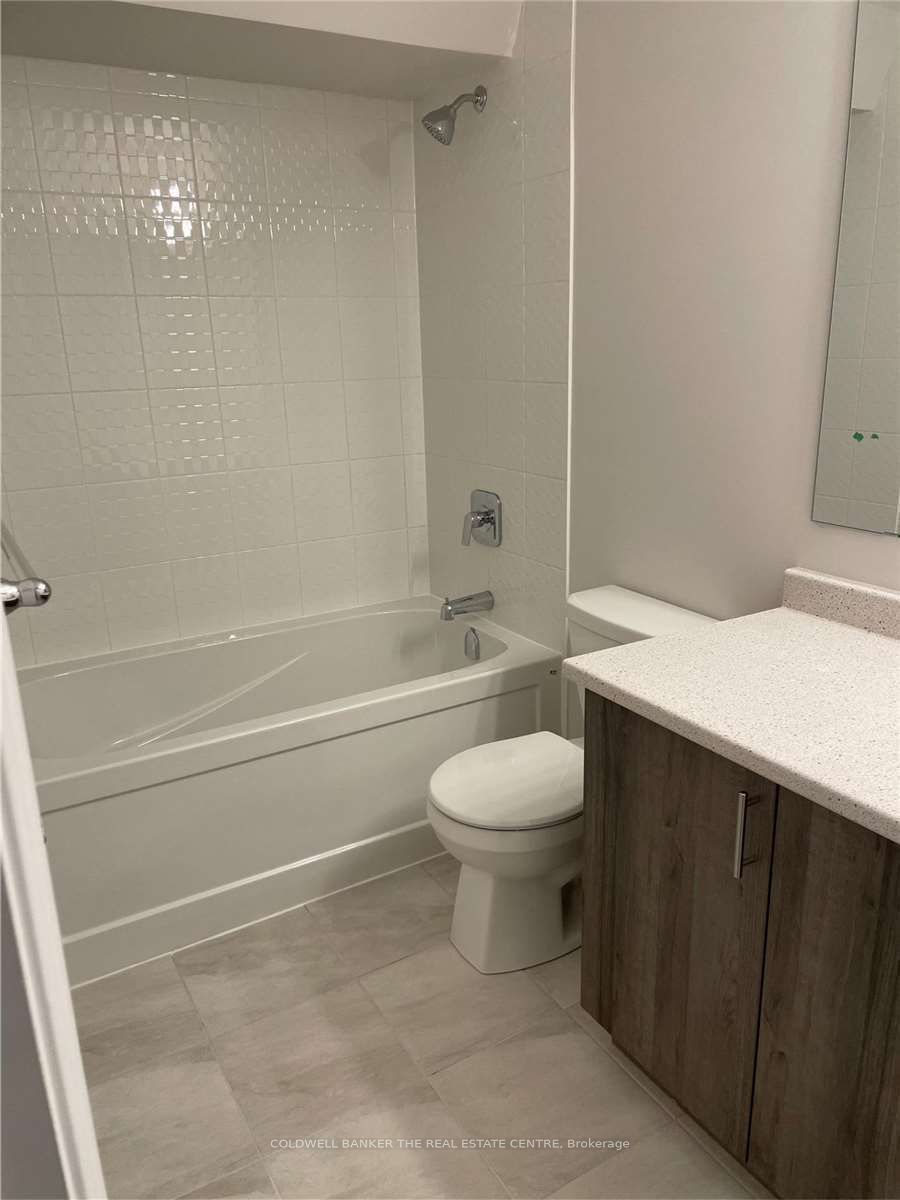 17 Lakewood Crescent #19