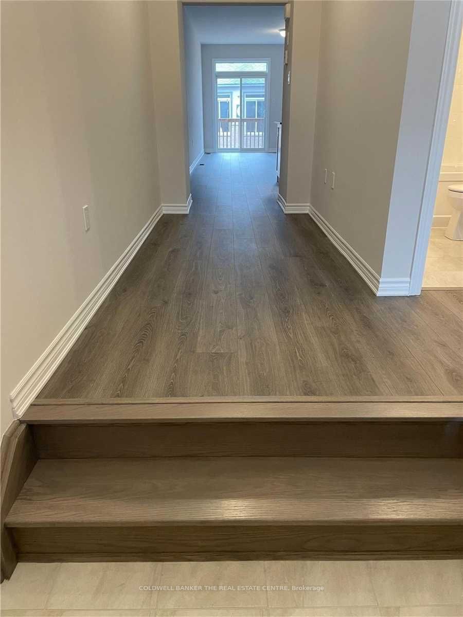 17 Lakewood Crescent #19