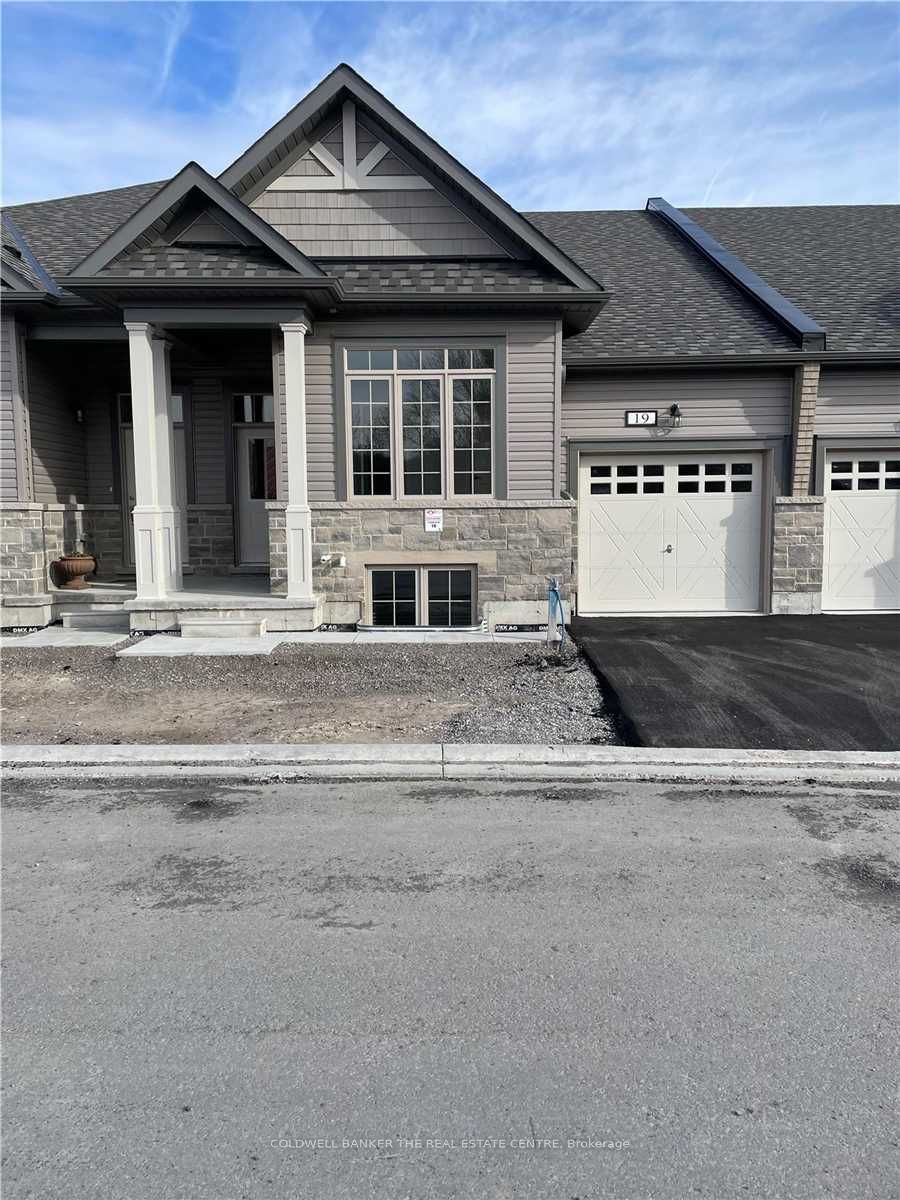 17 Lakewood Crescent #19