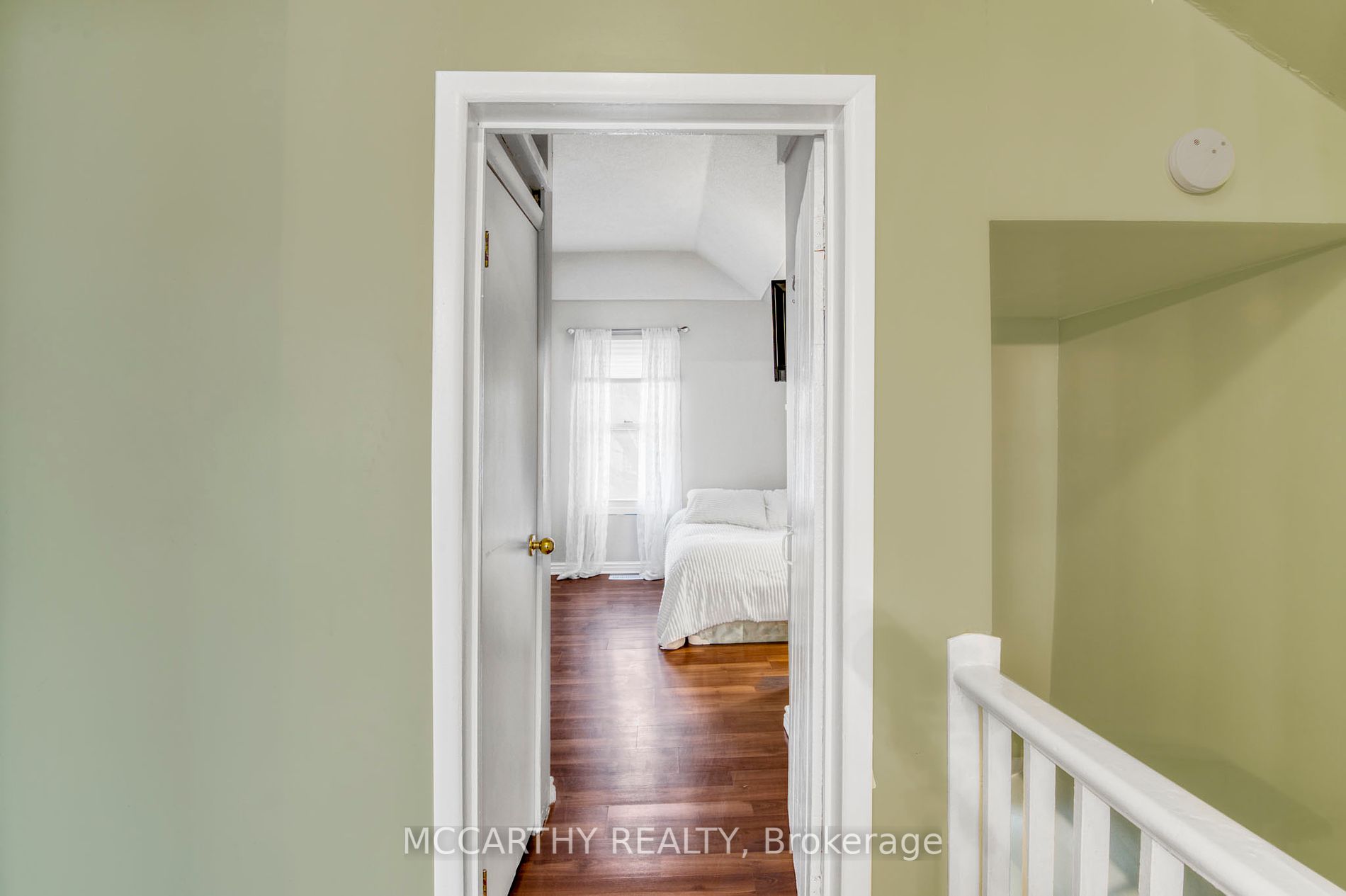 213 Main Street E