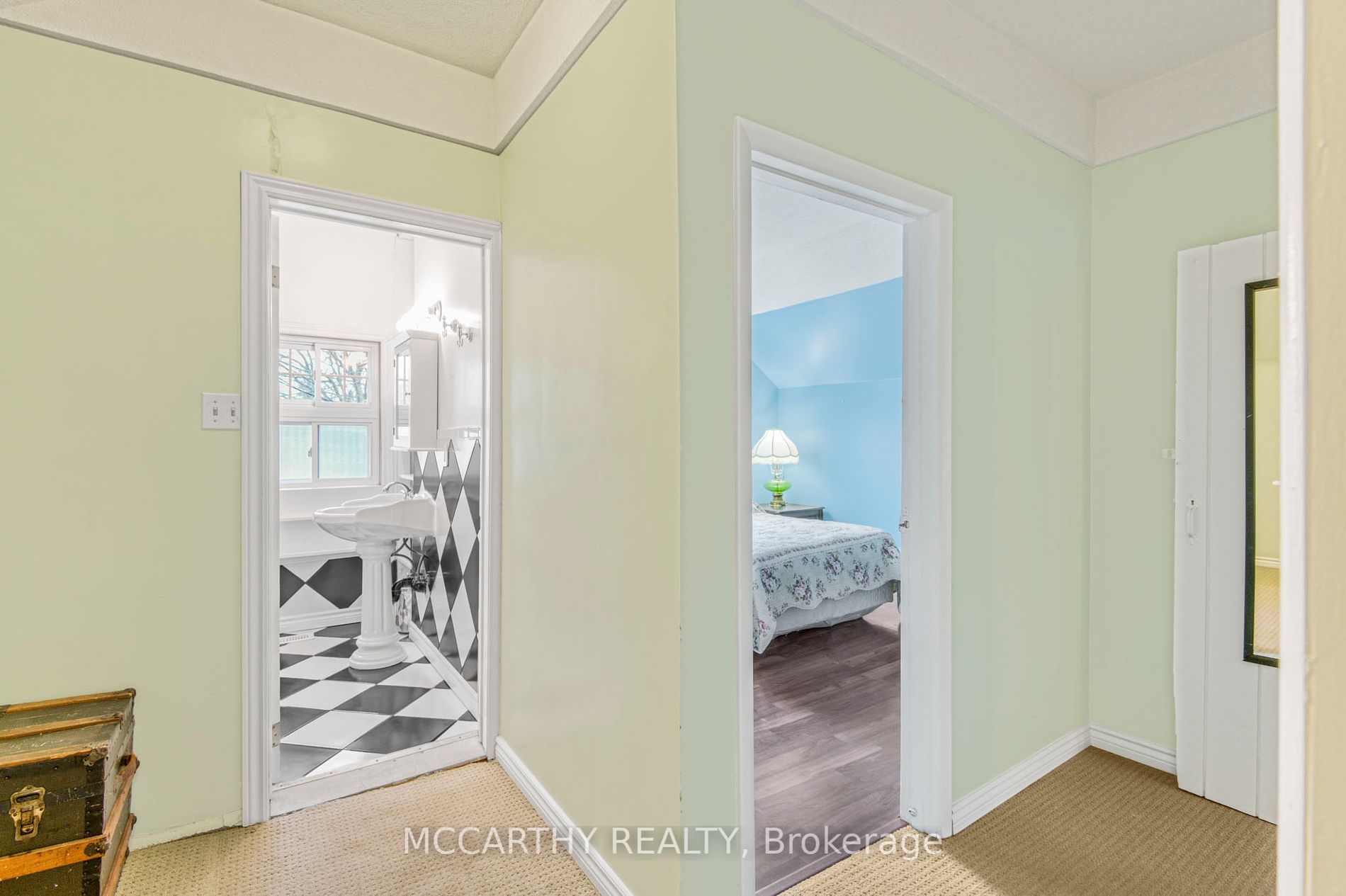 213 Main Street E