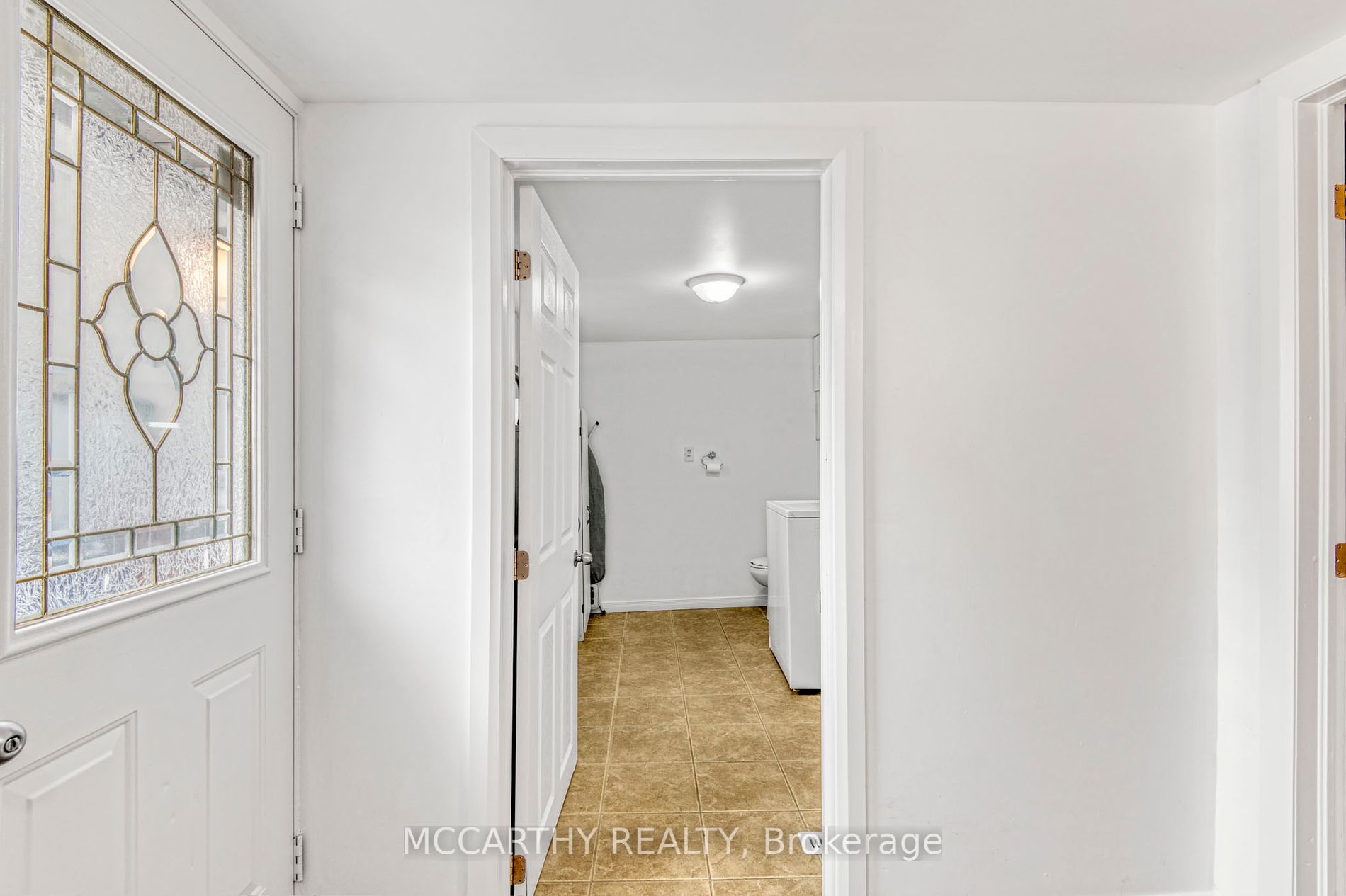213 Main Street E