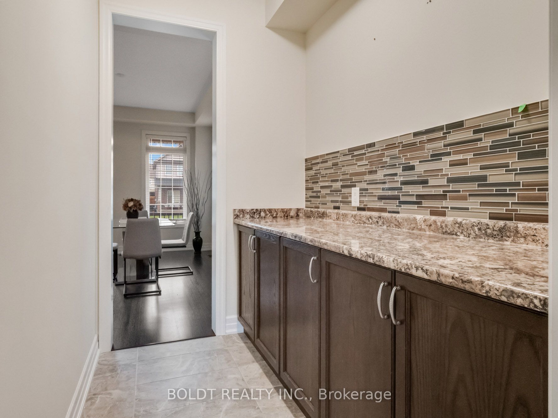9486 Tallgrass Ave