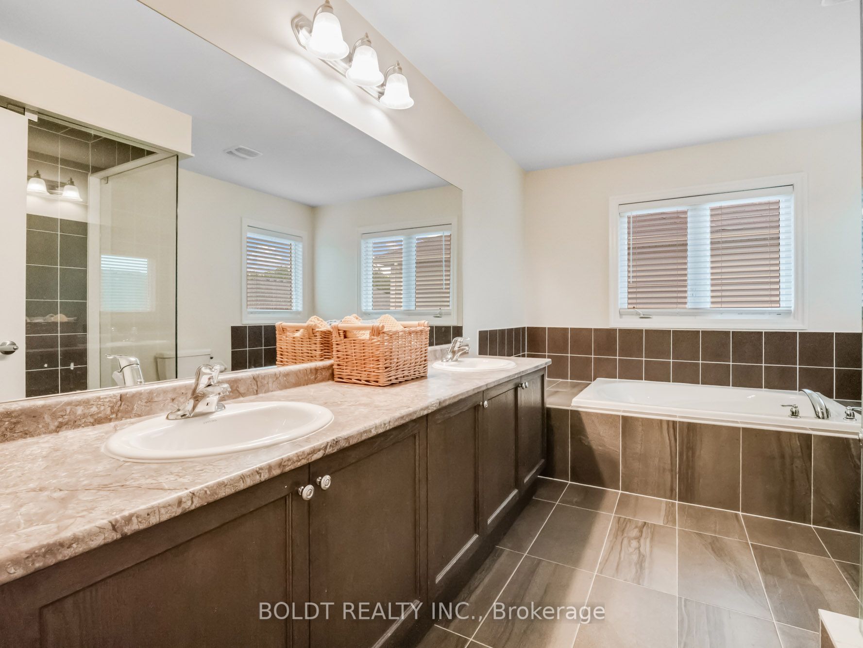 9486 Tallgrass Ave