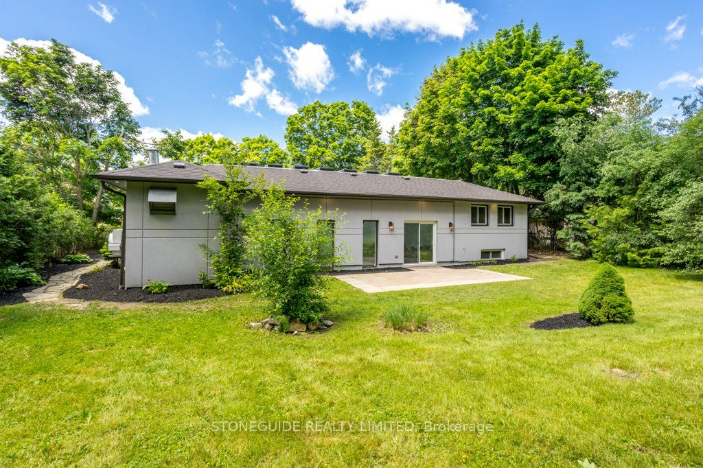 6 Weller Cres
