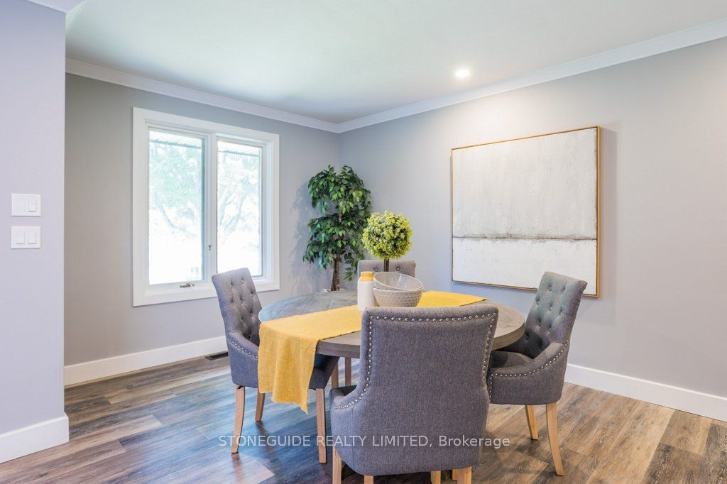 6 Weller Cres