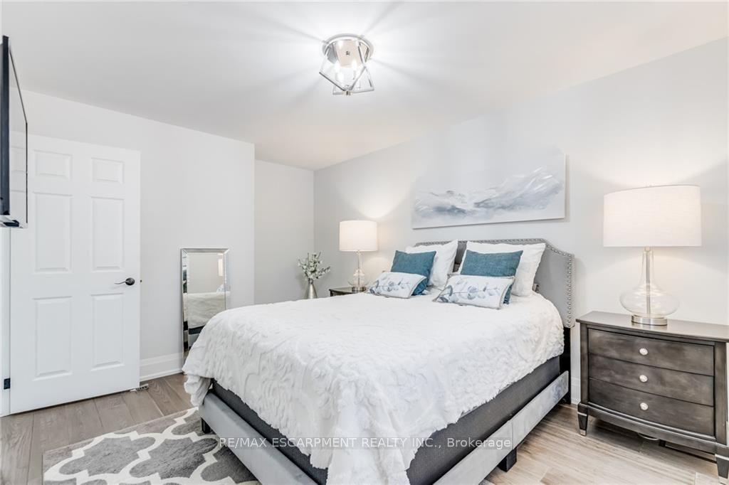 230 Appleby Rd