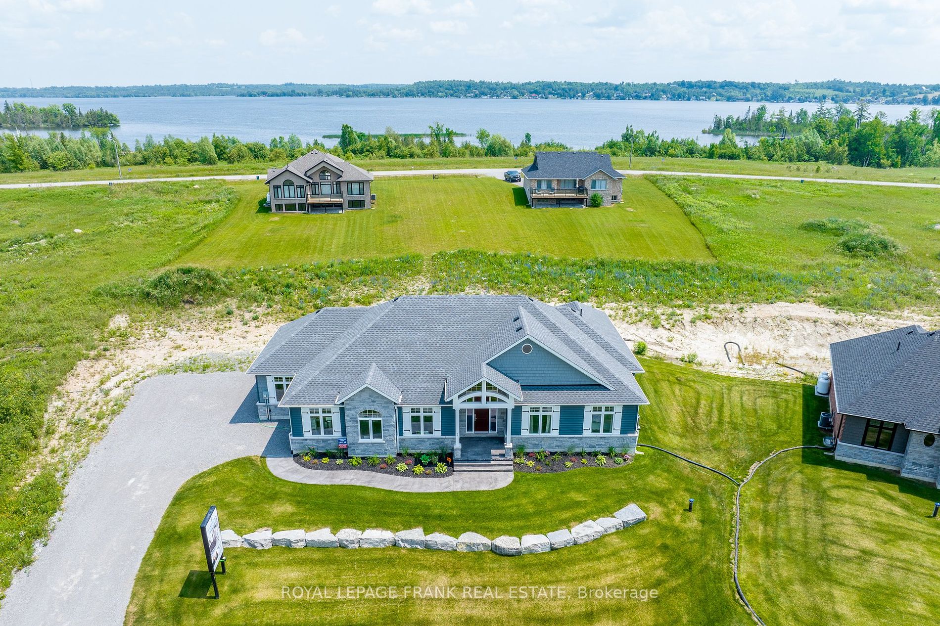 3 Nipigon Street