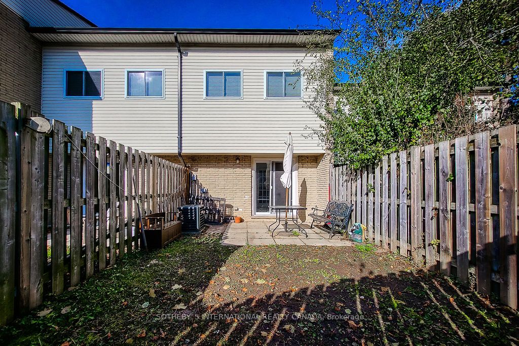 211 Veronica Dr, #B24