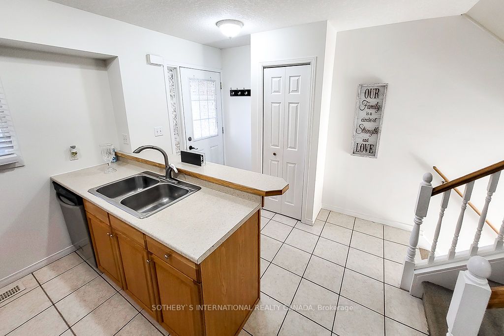 211 Veronica Dr, #B24