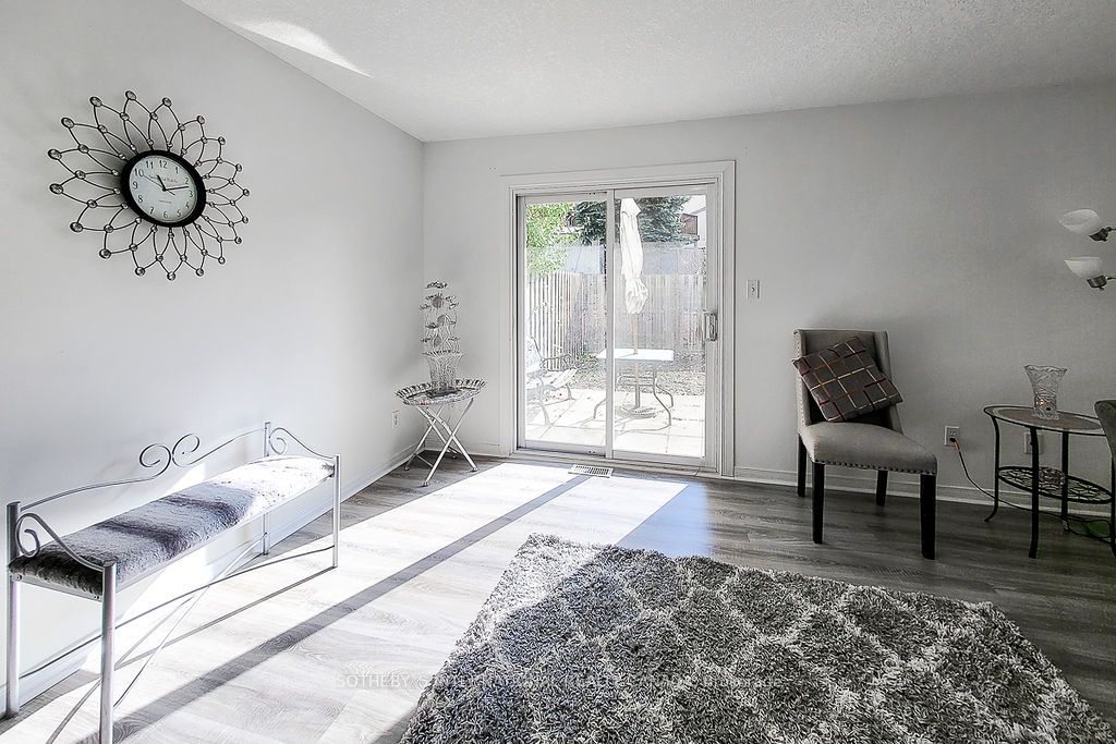 211 Veronica Dr, #B24